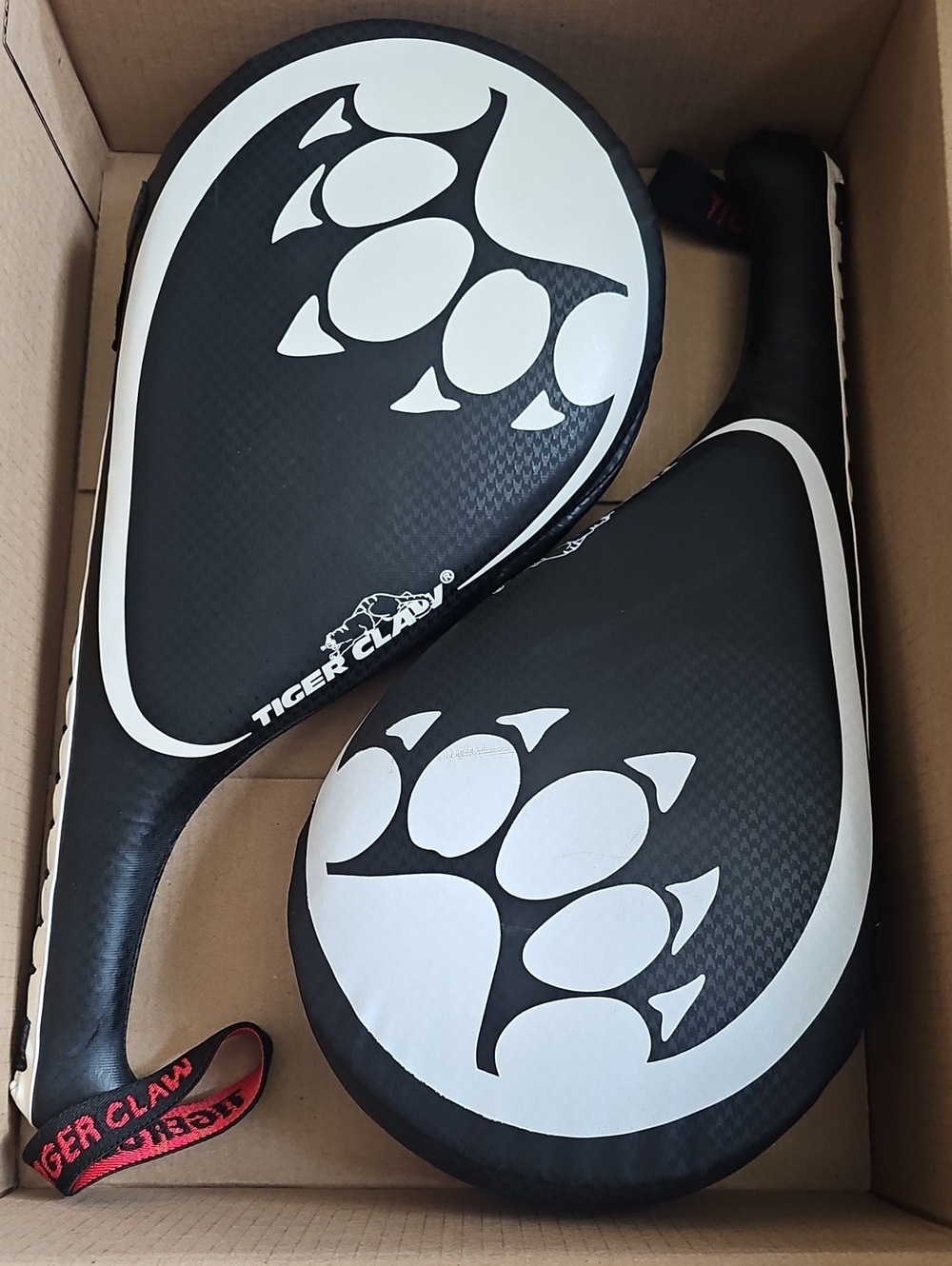 Two Tiger Claw Clapper Vinyl Kicking Target